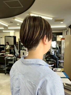 びゃんびゃん 浅水本店 くびれヘア/ハイライトカラー/ショート/刈上げ女子/ダブルカラー