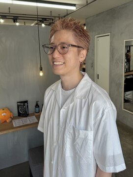 シー(Ciii) Stylistイケダ>>スパイキーショート×ウォームベージュ
