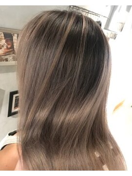 ジーナ(XENA) 境い目のでないグラデーションカラー