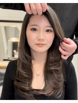 ワン バイ ジエクト(One by The Ect)&nbsp;【レイヤーロング】ミルクティーアッシュカラーシルキーベージュ