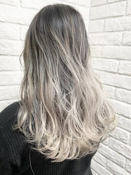 リグ 横浜(Lig.) ハイトーン/ホワイトグレージュ/ケアブリーチ/グラデーション