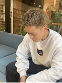 ツーブロック刈り上げショートアップバングミルクティーカラー