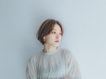 ニカイ(2F)の写真/生活のゆとり、上品さ漂う大人ショートボブ。不安なショートも、ご希望やお悩みを聞き入れお仕上げします。
