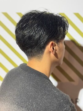 バーバーバー 四谷(BARBER-BAR) ビジネス爽やかフェザースタイル