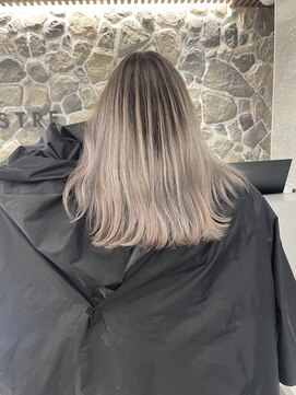 リュストル 町田(LUSTRE) ホワイトシルバーバレイヤージュ