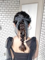 フェリーチェ(Felice)&nbsp;編みおろし ポニーテール リボンアレンジ お呼ばれヘア