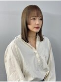 透け感ベージュ×ストレートミディ