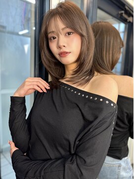 イヴォーク トーキョー(EVOKE TOKYO) ミディアムレイヤーカットバタフライカット髪質改善ハイレイヤー