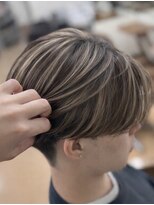 アール ヘアーアンドメイク 妻田店(R Hair&Make)&nbsp;センターパート×ハイライト