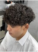 スパイラルパーマ/ツイストパーマ/メンズ/センターパート/波巻き