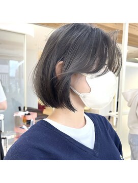 アフロートリノ(AFLOAT Leino) 小顔ヘルシーレイヤースタイル透明感カラー【修】20代30代40代