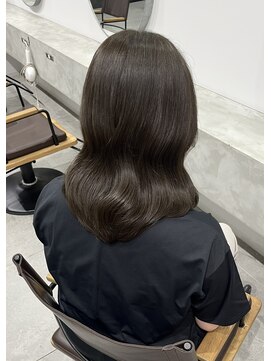 エマ 日吉(emma) 【emma RINA】気になる赤みを抑えるオリーブカラー♪