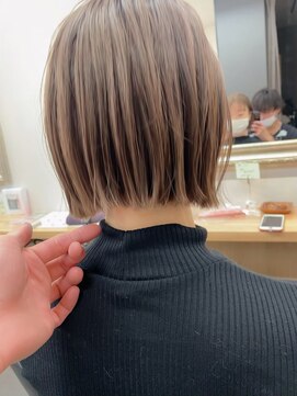 ロット 横浜(lot) ぱつっとボブ/ミニボブ/ダブルカラー[横浜駅]