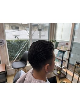 季節の変わり目にイメチェンを考えられている方へ！プロの技術×経験で時代にあった若々しい髪型を実現◎