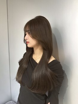 アルーシェ 秋葉原店(Alushe)の写真/韓国風、ウルフレイヤーなど顔回りカットお任せはAlusheにお任せ♪[秋葉原/髪質改善/インナーカラー]