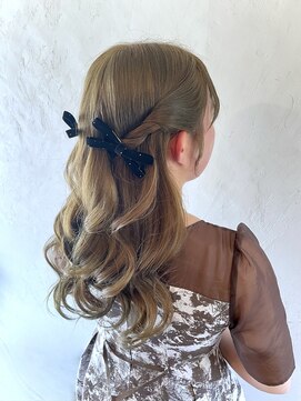 タクミ(Takumi) ゆる巻きハーフツイン