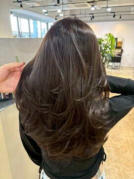 メリー オオサカ(Merly Osaka) butterfly layer cut