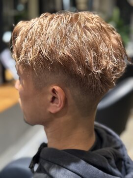 ホル(HOL) ハイトーン×ツイスパ×アップバング