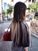 トゥコ(tuco)&nbsp;バレイヤージュ　ハイライトカラー　ロング　デザインカラー