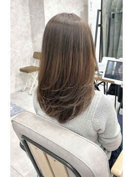 コスメ縮毛矯正×ミディアムレイヤー　ワンカールスタイル