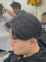 アミーゴ(AMIGO)&nbsp;フェザーパーマ×テーパーフェード　メンズカット/メンズパーマ