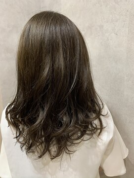 アフロート ショウナン(AFLOAT SHONAN) オリーブカラー×レイヤーカット【赤荻樹】