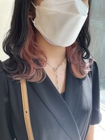 エンレイ(enRei)&nbsp;黒髪暗髪ナチュラル×インナーカラーピンク外ハネゆるふわボブ
