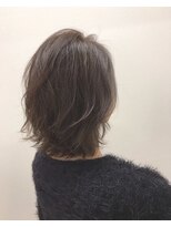 モルニ(MORNI)&nbsp;ダークカラー_マロンベージュ Aラインボブ かきあげ