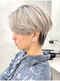 ニュアンスセンターパートシルバーカラーメンズハイトーン