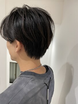 ナループロアツム(Nalu pu loa Tsum) センターパート ダウンパーマ