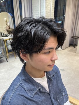 ブラン 西中島 新大阪店 波巻きニュアンスセンターパートウルフ