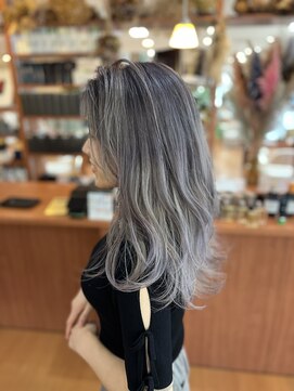 スタジオフィット(STUDIO FITTO) ・バレイヤージュ【シャドールーツ】シルバーグレー・