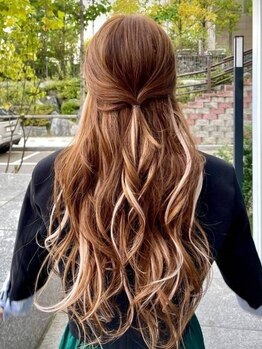 ロコ 大島(Roco)の写真/馴染みやすく自然な仕上がりが人気◇インナーカラーやハイトーンもOK☆《Roco》でトレンドスタイルに♪
