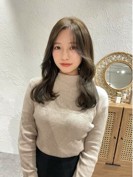 リイチ(LIICHI) olive beige×くびれhair