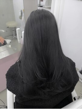 エヌアイ オモテサンドウ(ni omotesando) レイヤーカット★ブルーグレージュ/うるツヤAujuaカラー上野