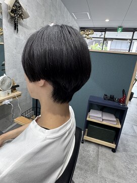 ウーパー(UPA) パツッとセンターパート