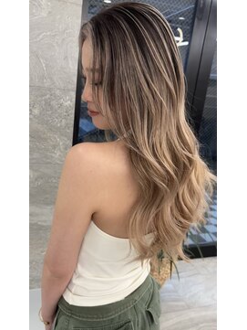 サロウィン 那覇店(SALOWIN) ブロンドバレイヤージュカラー