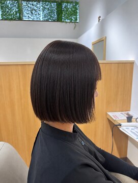 アンドゥ ヘア ファミリア(Andoux Hair familiar) ストレートボブ