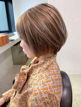 アルバム 新宿(ALBUM SHINJUKU) ミルクティーベージュカラー_外ハネボブネオウルフ_ba271193