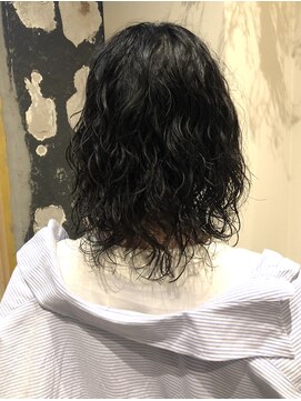 エディ(eddie) 【eddie】ウルフ黒髪パーマ