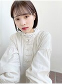柔らかいアッシュとシンプルなミニボブでアンニュイな雰囲気に
