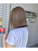 切りっぱなしボブ×オリーブベージュ