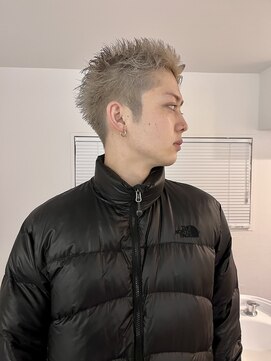 シイ(SIE) active short×silver color