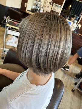 アンスール(Une seule) ショートボブ×グレージュ