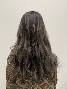 トゥルークリエイション 小山(True Creation) グレージュ