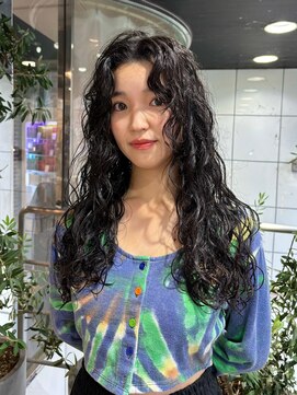 ヘアーアンドメイク ビス(HAIR&MAKE bis) ロングパーマ ウェーブパーマ 【中西思実】
