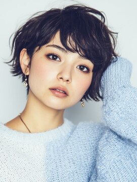 ヒマル 学芸大学(Himaru) 大人女性/ヘアセット黒髪/ボブルフ/ネビージュ/小顔/ワンレン