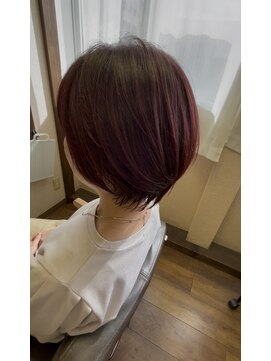 丸み小顔ショートボブレイヤーカット×透明感ブラウン艶カラー