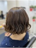ベージュ