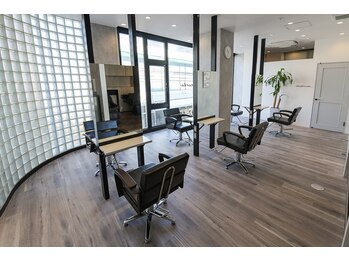 Agu hair marka 鹿児島中央駅店【アグ ヘアー マーカ】